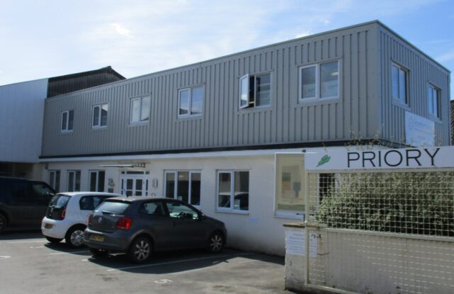 Avening G1 Office to Let External 1