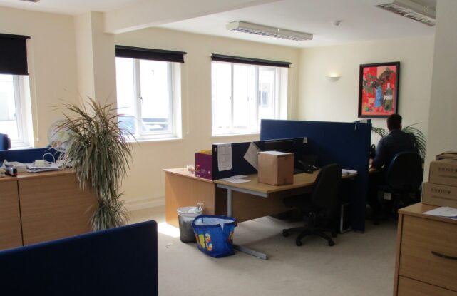 Avening G1 Office to Let Internal 2