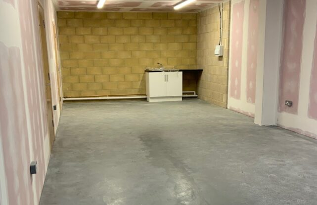 Coates C Workshop to Let Internal 3