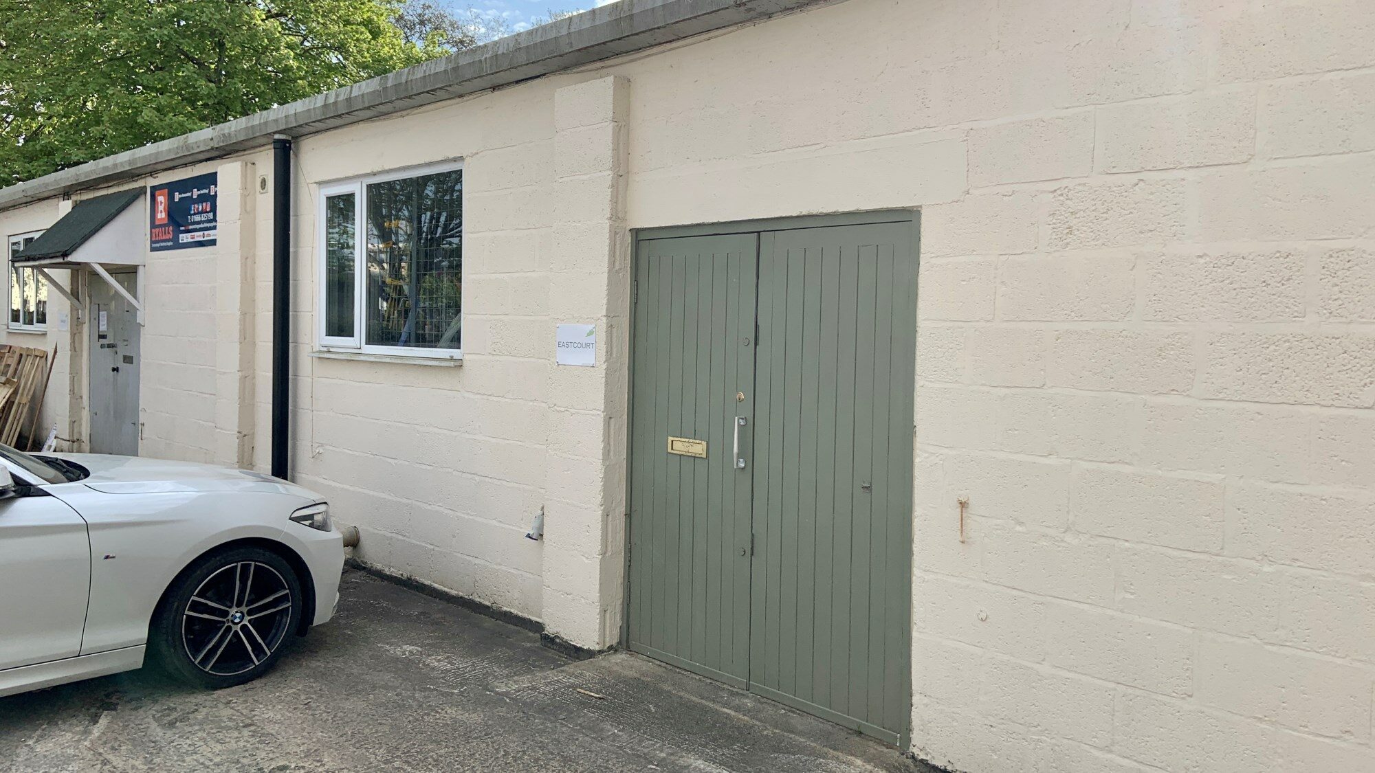 Eastcourt Workshop to Let External 1